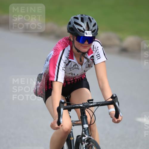 15.06.2025 - 27. Vierlanden-Triathlon H.Heesch http://msf.ph/oto/7983829 15.06.2025 10:58:11 Radfahren 475, 476, 487, 632 meine-sportfotos.de