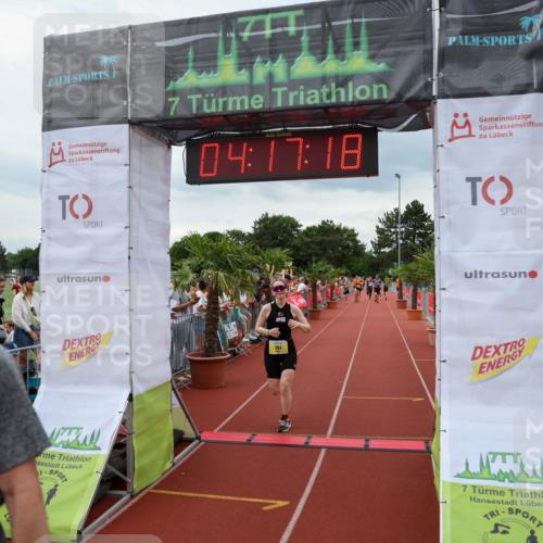 15.06.2025 - 7 Türme Triathlon Michael Strokosch http://msf.ph/oto/7983845 15.06.2025 14:17:17 Ziel 592, 751 meine-sportfotos.de