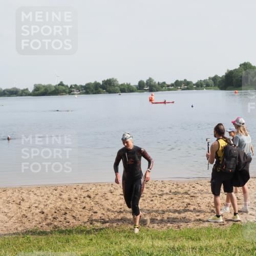 21.06.2025 - 27. Vierlanden-Triathlon MichiJ http://msf.ph/oto/7983851 15.06.2026 09:08:36 Schwimmen 226 meine-sportfotos.de