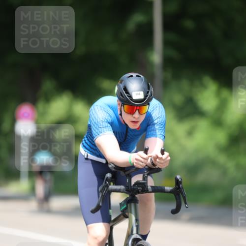15.06.2025 - 7 Türme Triathlon Yannick Fuchs http://msf.ph/oto/7983871 15.06.2025 12:54:01 Radfahren 302, 559, 562, 594 meine-sportfotos.de