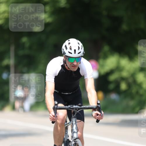 15.06.2025 - 7 Türme Triathlon Yannick Fuchs http://msf.ph/oto/7983950 15.06.2025 12:54:05 Radfahren 559, 562 meine-sportfotos.de