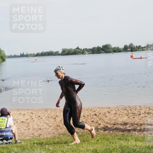 21.06.2025 - 27. Vierlanden-Triathlon MichiJ http://msf.ph/oto/7983953 15.06.2026 09:08:37 Schwimmen 226 meine-sportfotos.de