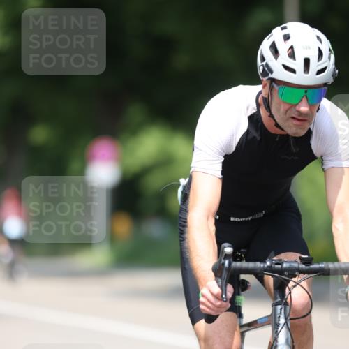 15.06.2025 - 7 Türme Triathlon Yannick Fuchs http://msf.ph/oto/7983967 15.06.2025 12:54:06 Radfahren 332, 562, 649 meine-sportfotos.de