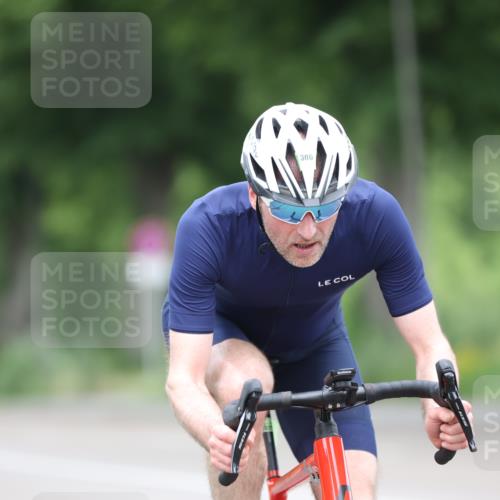15.06.2025 - 7 Türme Triathlon Yannick Fuchs http://msf.ph/oto/7983989 15.06.2025 11:37:51 Radfahren 200 meine-sportfotos.de