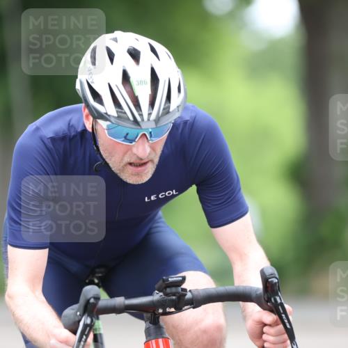 15.06.2025 - 7 Türme Triathlon Yannick Fuchs http://msf.ph/oto/7983995 15.06.2025 11:37:51 Radfahren 200 meine-sportfotos.de