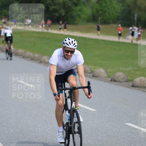 15.06.2025 - 27. Vierlanden-Triathlon H.Heesch http://msf.ph/oto/7983997 15.06.2025 11:20:08 Radfahren 3, 115, 232, 789, 852, 861, 968 meine-sportfotos.de