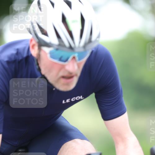 15.06.2025 - 7 Türme Triathlon Yannick Fuchs http://msf.ph/oto/7984002 15.06.2025 11:37:51 Radfahren 200 meine-sportfotos.de