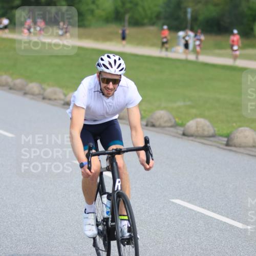 15.06.2025 - 27. Vierlanden-Triathlon H.Heesch http://msf.ph/oto/7984006 15.06.2025 11:20:08 Radfahren 3, 115, 232, 789, 852, 861, 968 meine-sportfotos.de