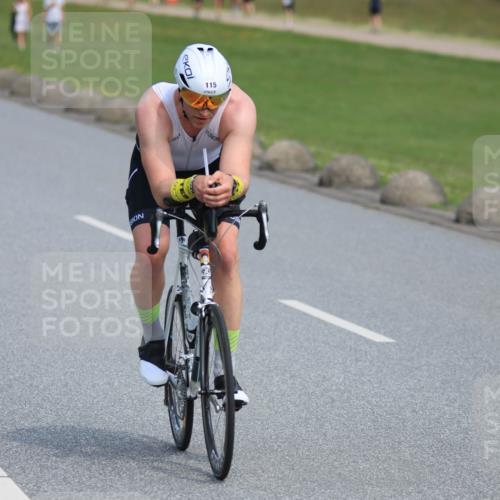 15.06.2025 - 27. Vierlanden-Triathlon H.Heesch http://msf.ph/oto/7984039 15.06.2025 11:20:09 Radfahren 3, 115, 232, 789, 852, 861, 968 meine-sportfotos.de