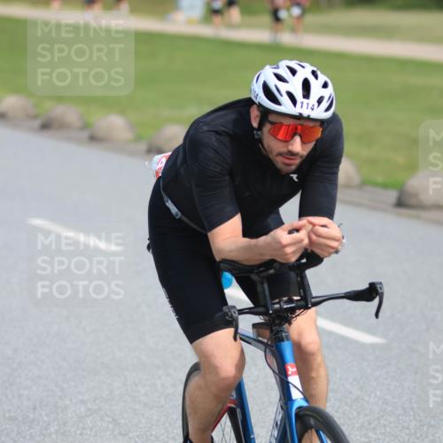 15.06.2025 - 27. Vierlanden-Triathlon H.Heesch http://msf.ph/oto/7984097 15.06.2025 11:20:33 Radfahren 114 meine-sportfotos.de
