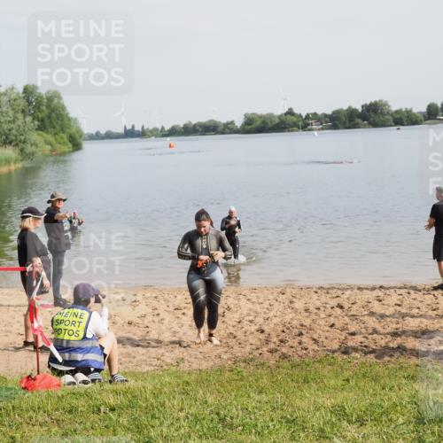 21.06.2025 - 27. Vierlanden-Triathlon MichiJ http://msf.ph/oto/7984104 15.06.2026 09:08:56 Schwimmen 199, 204 meine-sportfotos.de