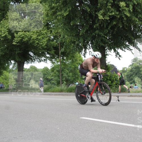 15.06.2025 - 7 Türme Triathlon Yannick Fuchs http://msf.ph/oto/7984121 15.06.2025 13:42:57 Radfahren  meine-sportfotos.de