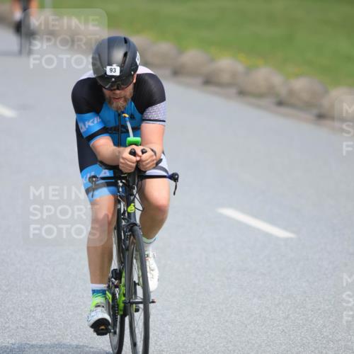 15.06.2025 - 27. Vierlanden-Triathlon H.Heesch http://msf.ph/oto/7984124 15.06.2025 11:21:02 Radfahren 93, 142, 856 meine-sportfotos.de