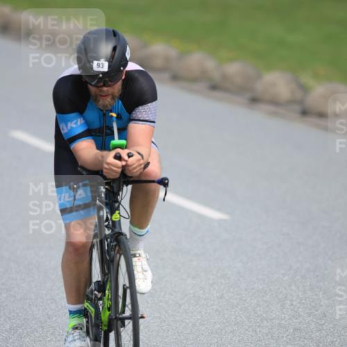15.06.2025 - 27. Vierlanden-Triathlon H.Heesch http://msf.ph/oto/7984140 15.06.2025 11:21:02 Radfahren 93, 142, 856 meine-sportfotos.de