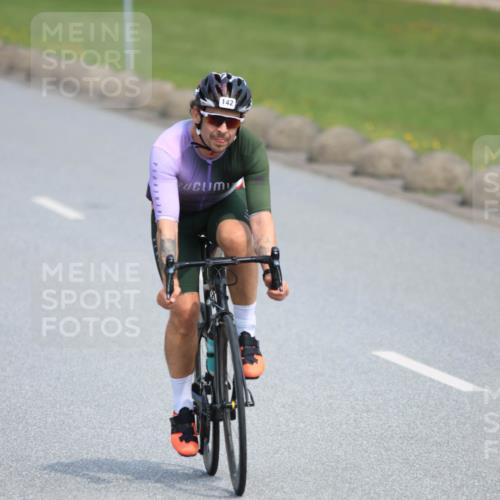 15.06.2025 - 27. Vierlanden-Triathlon H.Heesch http://msf.ph/oto/7984158 15.06.2025 11:21:05 Radfahren 93, 142, 703, 856 meine-sportfotos.de