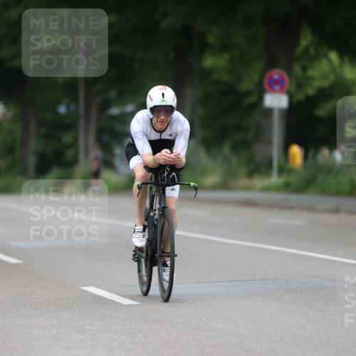 15.06.2025 - 7 Türme Triathlon Yannick Fuchs http://msf.ph/oto/7984161 15.06.2025 11:38:05 Radfahren 304, 307 meine-sportfotos.de