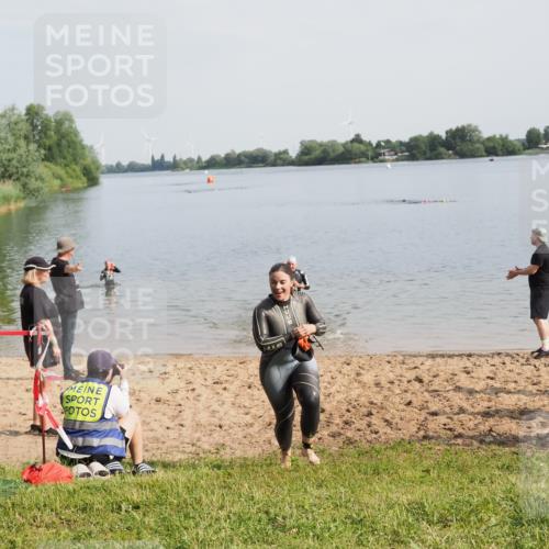 21.06.2025 - 27. Vierlanden-Triathlon MichiJ http://msf.ph/oto/7984207 15.06.2026 09:08:58 Schwimmen 199, 204 meine-sportfotos.de