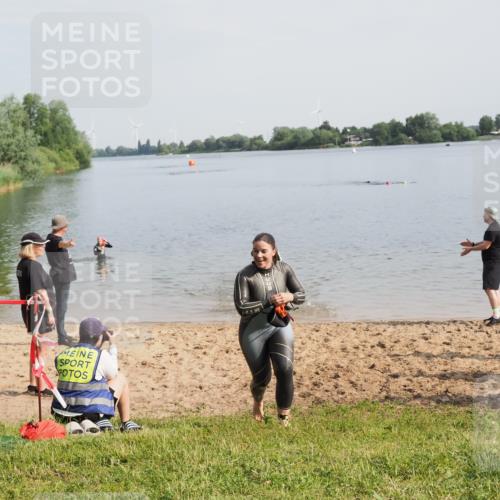 21.06.2025 - 27. Vierlanden-Triathlon MichiJ http://msf.ph/oto/7984217 15.06.2026 09:08:58 Schwimmen 199, 204 meine-sportfotos.de