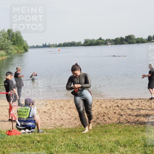 21.06.2025 - 27. Vierlanden-Triathlon MichiJ http://msf.ph/oto/7984256 15.06.2026 09:08:58 Schwimmen 199, 204 meine-sportfotos.de