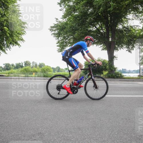 15.06.2025 - 7 Türme Triathlon Yannick Fuchs http://msf.ph/oto/7984267 15.06.2025 09:48:27 Radfahren 26, 29, 30 meine-sportfotos.de