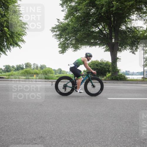 15.06.2025 - 7 Türme Triathlon Yannick Fuchs http://msf.ph/oto/7984326 15.06.2025 09:48:49 Radfahren 105, 106 meine-sportfotos.de