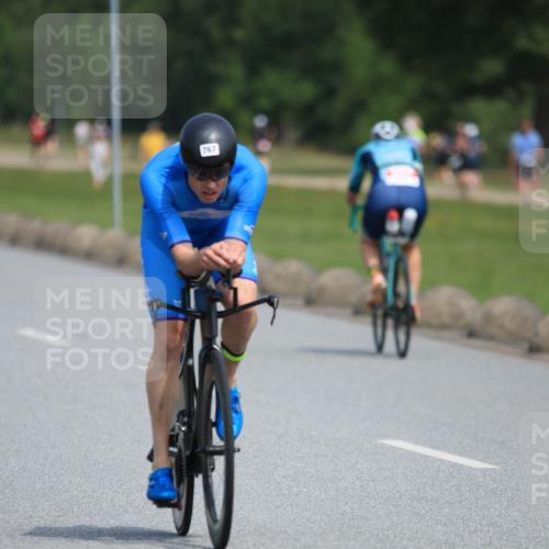15.06.2025 - 27. Vierlanden-Triathlon H.Heesch http://msf.ph/oto/7984397 15.06.2025 11:22:21 Radfahren 19, 218, 767, 920 meine-sportfotos.de