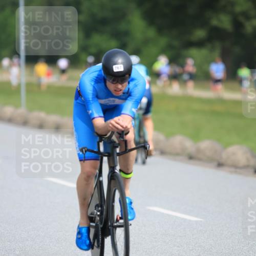 15.06.2025 - 27. Vierlanden-Triathlon H.Heesch http://msf.ph/oto/7984413 15.06.2025 11:22:22 Radfahren 19, 218, 767, 920 meine-sportfotos.de