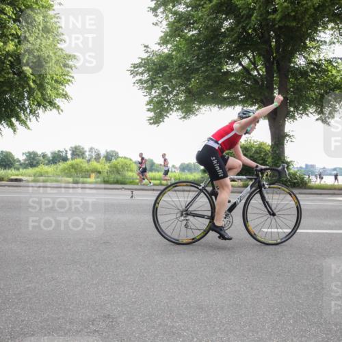 15.06.2025 - 7 Türme Triathlon Yannick Fuchs http://msf.ph/oto/7984446 15.06.2025 09:54:49 Radfahren 117, 118, 119 meine-sportfotos.de
