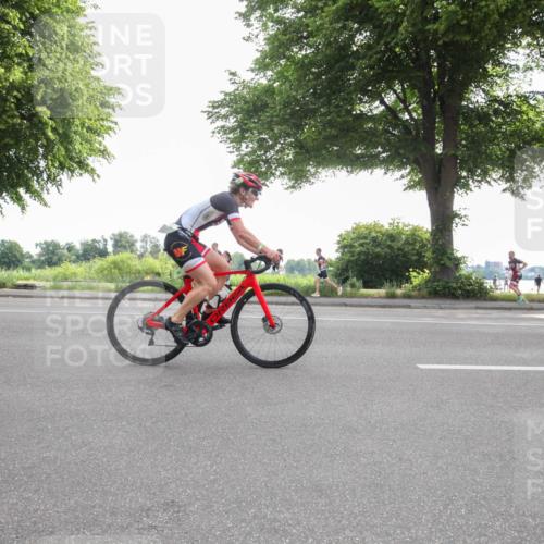15.06.2025 - 7 Türme Triathlon Yannick Fuchs http://msf.ph/oto/7984450 15.06.2025 09:54:50 Radfahren 117, 118, 119 meine-sportfotos.de