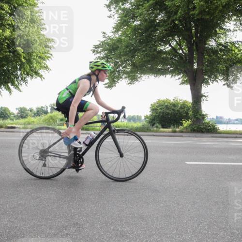 15.06.2025 - 7 Türme Triathlon Yannick Fuchs http://msf.ph/oto/7984456 15.06.2025 09:55:33 Radfahren 122, 123, 124 meine-sportfotos.de
