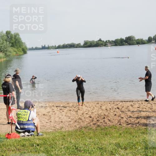 21.06.2025 - 27. Vierlanden-Triathlon MichiJ http://msf.ph/oto/7984471 15.06.2026 09:09:01 Schwimmen 199, 204 meine-sportfotos.de