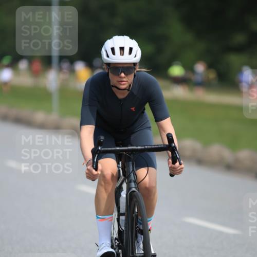 15.06.2025 - 27. Vierlanden-Triathlon H.Heesch http://msf.ph/oto/7984493 15.06.2025 11:22:25 Radfahren 198, 218, 767, 920 meine-sportfotos.de