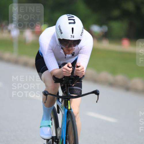 15.06.2025 - 27. Vierlanden-Triathlon H.Heesch http://msf.ph/oto/7984501 15.06.2025 11:22:34 Radfahren 74, 198, 785, 791, 951, 960 meine-sportfotos.de