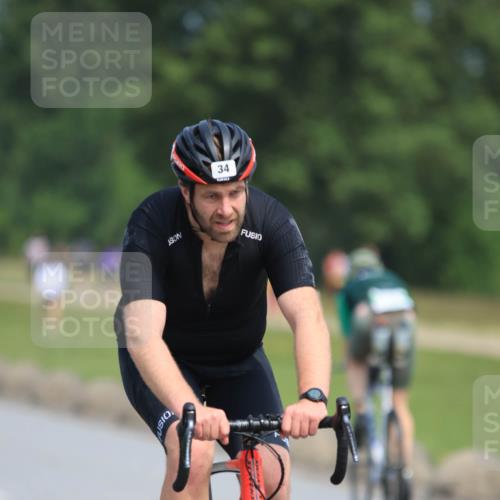 15.06.2025 - 27. Vierlanden-Triathlon H.Heesch http://msf.ph/oto/7984541 15.06.2025 11:23:08 Radfahren 34, 71, 183, 963 meine-sportfotos.de