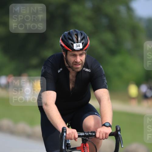 15.06.2025 - 27. Vierlanden-Triathlon H.Heesch http://msf.ph/oto/7984556 15.06.2025 11:23:08 Radfahren 34, 71, 183, 963 meine-sportfotos.de