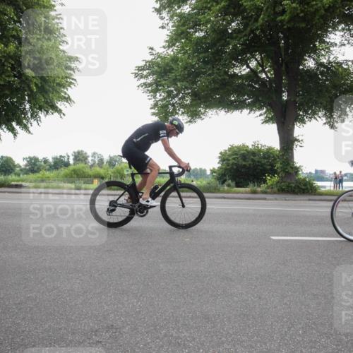 15.06.2025 - 7 Türme Triathlon Yannick Fuchs http://msf.ph/oto/7984626 15.06.2025 10:01:06 Radfahren 22, 24, 25, 77, 78, 80 meine-sportfotos.de
