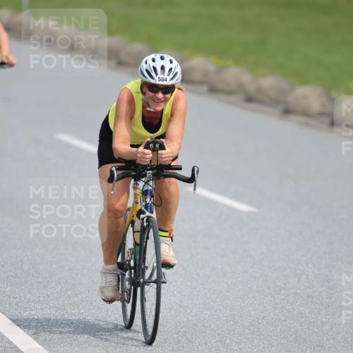 15.06.2025 - 27. Vierlanden-Triathlon H.Heesch http://msf.ph/oto/7984628 15.06.2025 11:01:45 Radfahren 32, 90, 239, 584, 614 meine-sportfotos.de