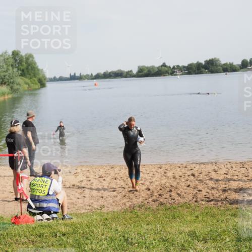 21.06.2025 - 27. Vierlanden-Triathlon MichiJ http://msf.ph/oto/7984653 15.06.2026 09:09:03 Schwimmen 199, 204 meine-sportfotos.de