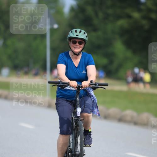 15.06.2025 - 27. Vierlanden-Triathlon H.Heesch http://msf.ph/oto/7984660 15.06.2025 11:23:27 Radfahren 543, 858 meine-sportfotos.de