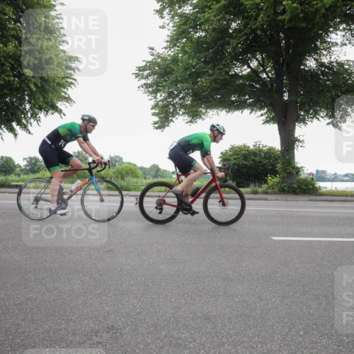 15.06.2025 - 7 Türme Triathlon Yannick Fuchs http://msf.ph/oto/7984669 15.06.2025 10:02:36 Radfahren 129, 132 meine-sportfotos.de