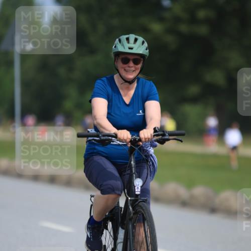 15.06.2025 - 27. Vierlanden-Triathlon H.Heesch http://msf.ph/oto/7984675 15.06.2025 11:23:27 Radfahren 543, 858 meine-sportfotos.de
