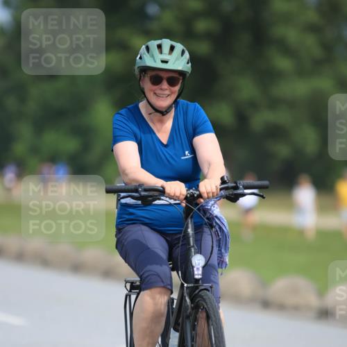 15.06.2025 - 27. Vierlanden-Triathlon H.Heesch http://msf.ph/oto/7984692 15.06.2025 11:23:28 Radfahren 187, 543, 858 meine-sportfotos.de