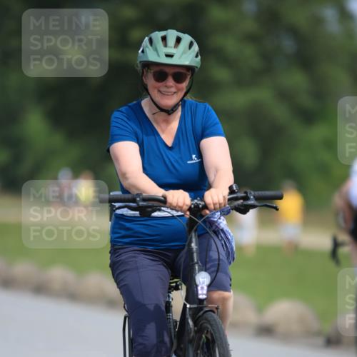 15.06.2025 - 27. Vierlanden-Triathlon H.Heesch http://msf.ph/oto/7984708 15.06.2025 11:23:28 Radfahren 187, 543, 858 meine-sportfotos.de