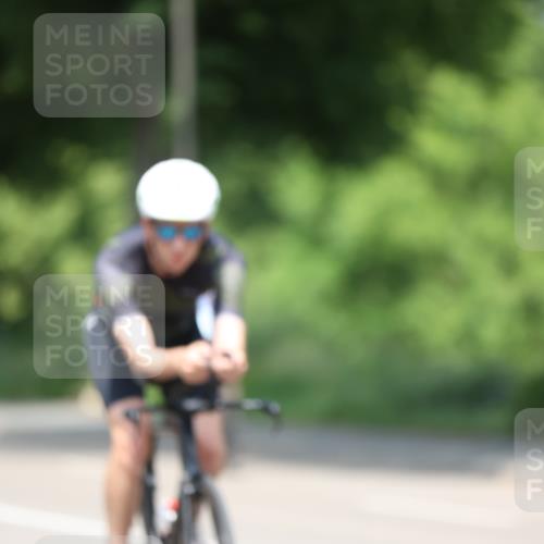15.06.2025 - 7 Türme Triathlon Yannick Fuchs http://msf.ph/oto/7984709 15.06.2025 12:54:44 Radfahren 241, 341, 372, 470, 538, 550, 608, 817 meine-sportfotos.de