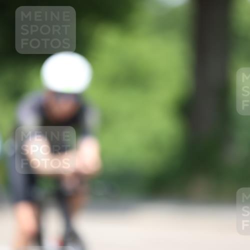 15.06.2025 - 7 Türme Triathlon Yannick Fuchs http://msf.ph/oto/7984713 15.06.2025 12:54:45 Radfahren 241, 341, 372, 470, 538, 550, 608, 817 meine-sportfotos.de