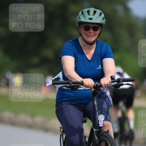 15.06.2025 - 27. Vierlanden-Triathlon H.Heesch http://msf.ph/oto/7984720 15.06.2025 11:23:28 Radfahren 187, 543, 858 meine-sportfotos.de