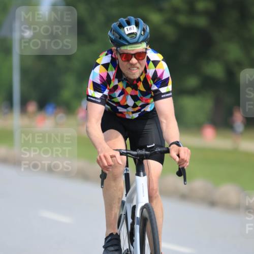 15.06.2025 - 27. Vierlanden-Triathlon H.Heesch http://msf.ph/oto/7984733 15.06.2025 11:23:36 Radfahren 187 meine-sportfotos.de