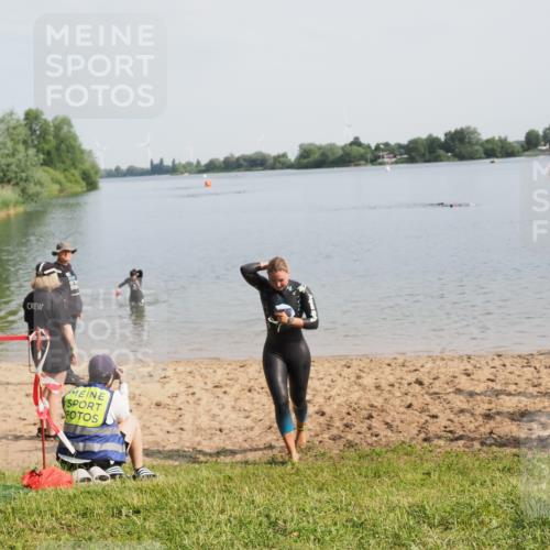 21.06.2025 - 27. Vierlanden-Triathlon MichiJ http://msf.ph/oto/7984750 15.06.2026 09:09:04 Schwimmen 199, 204 meine-sportfotos.de