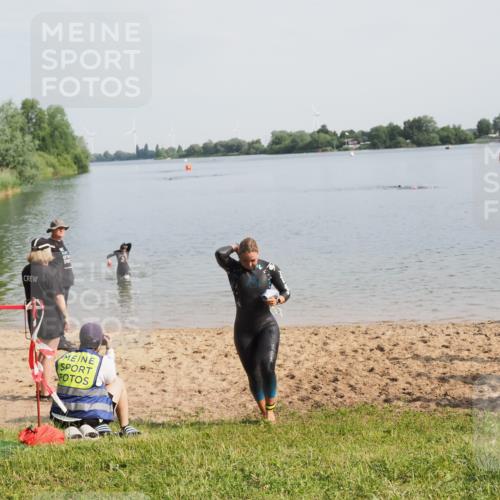 21.06.2025 - 27. Vierlanden-Triathlon MichiJ http://msf.ph/oto/7984781 15.06.2026 09:09:04 Schwimmen 199, 204 meine-sportfotos.de