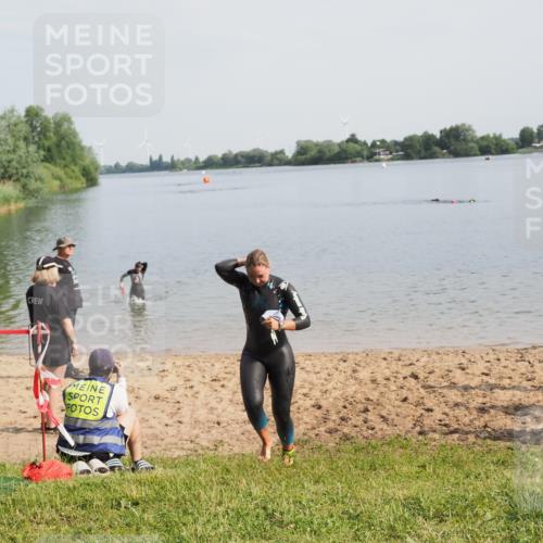 21.06.2025 - 27. Vierlanden-Triathlon MichiJ http://msf.ph/oto/7984795 15.06.2026 09:09:05 Schwimmen 199, 204 meine-sportfotos.de